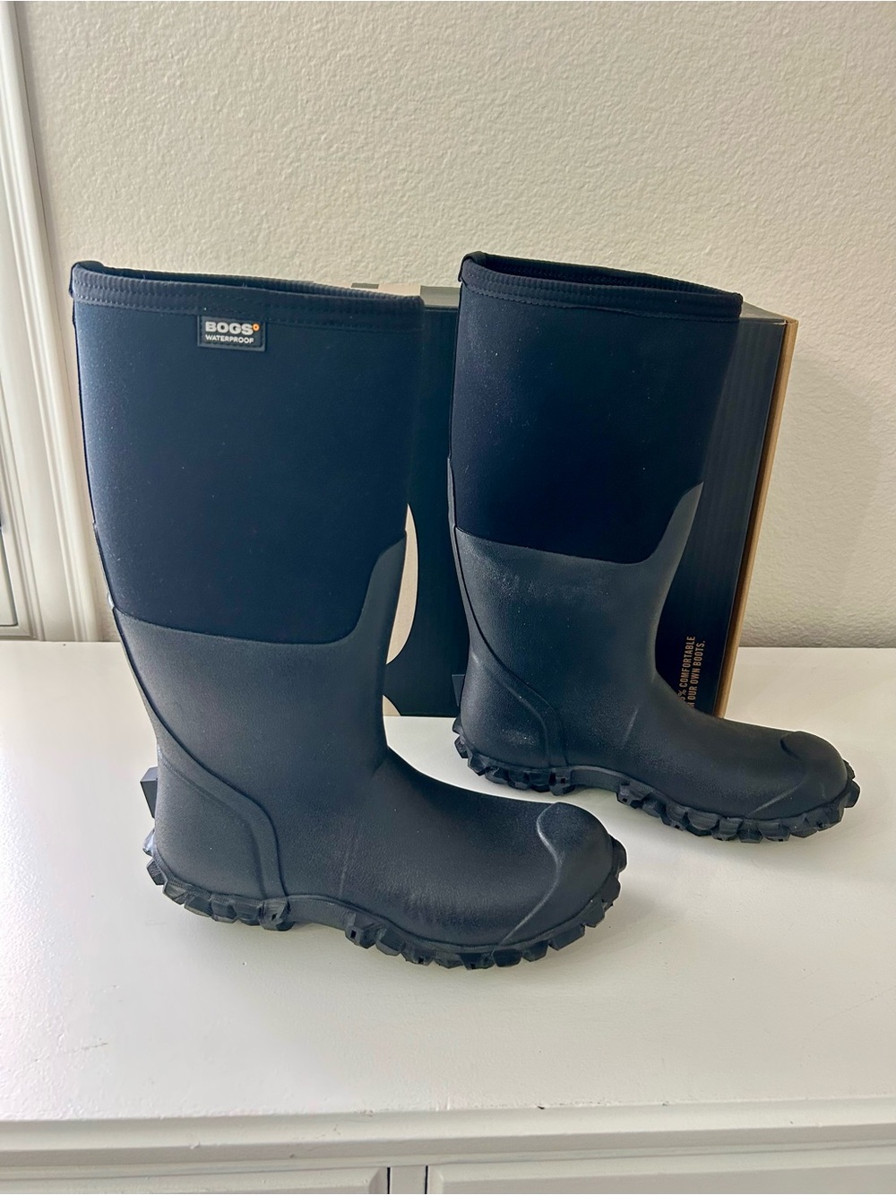Bogs Mesa Men’s Waterproof Boots, size 8, NEW